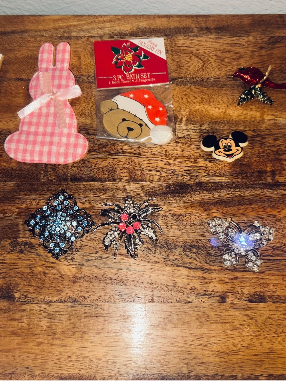 Brooches/Pins